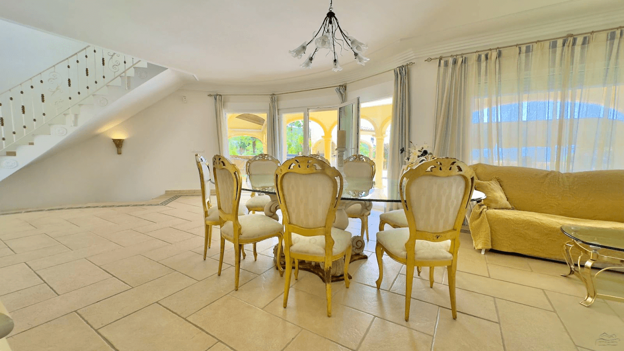 Magnifique villa de luxe à vendre à Javea avec vue sur la mer et le Montgó.
