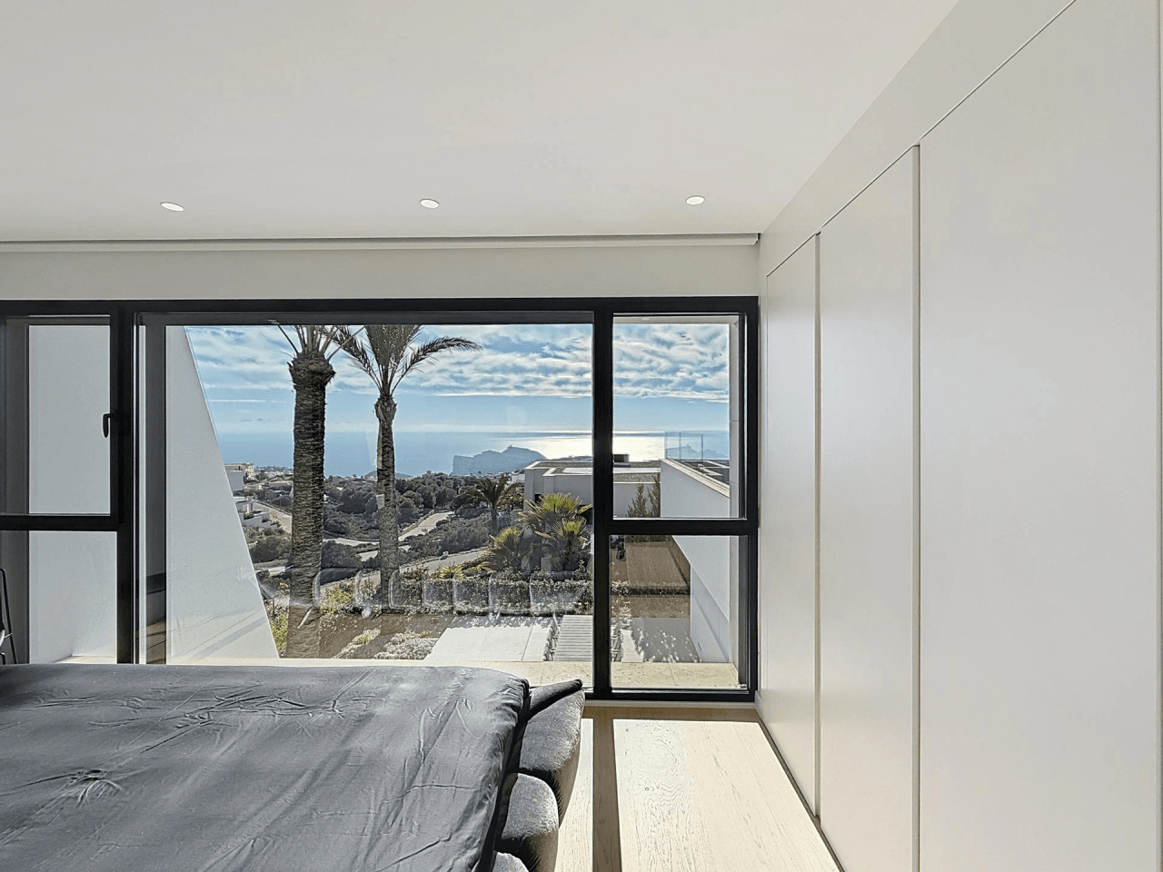 Villa de luxe moderne à Cumbre del Sol avec vue panoramique