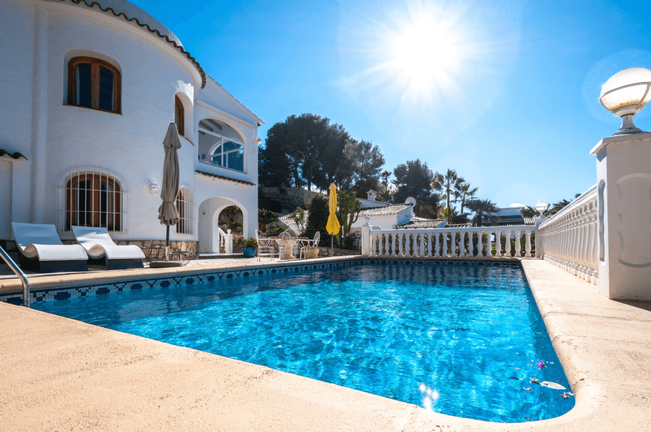 Villa méditerranéenne orientée sud-ouest à Benissa, près du club de golf San Jaime.