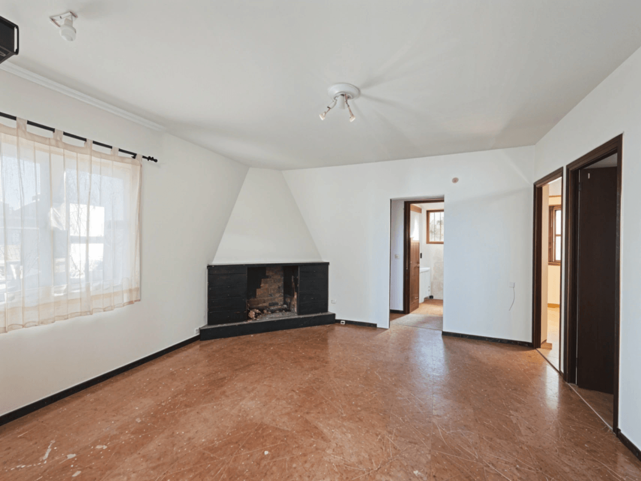 Vente de villa à réformer avec 2 chambres à Moraira, Alicante