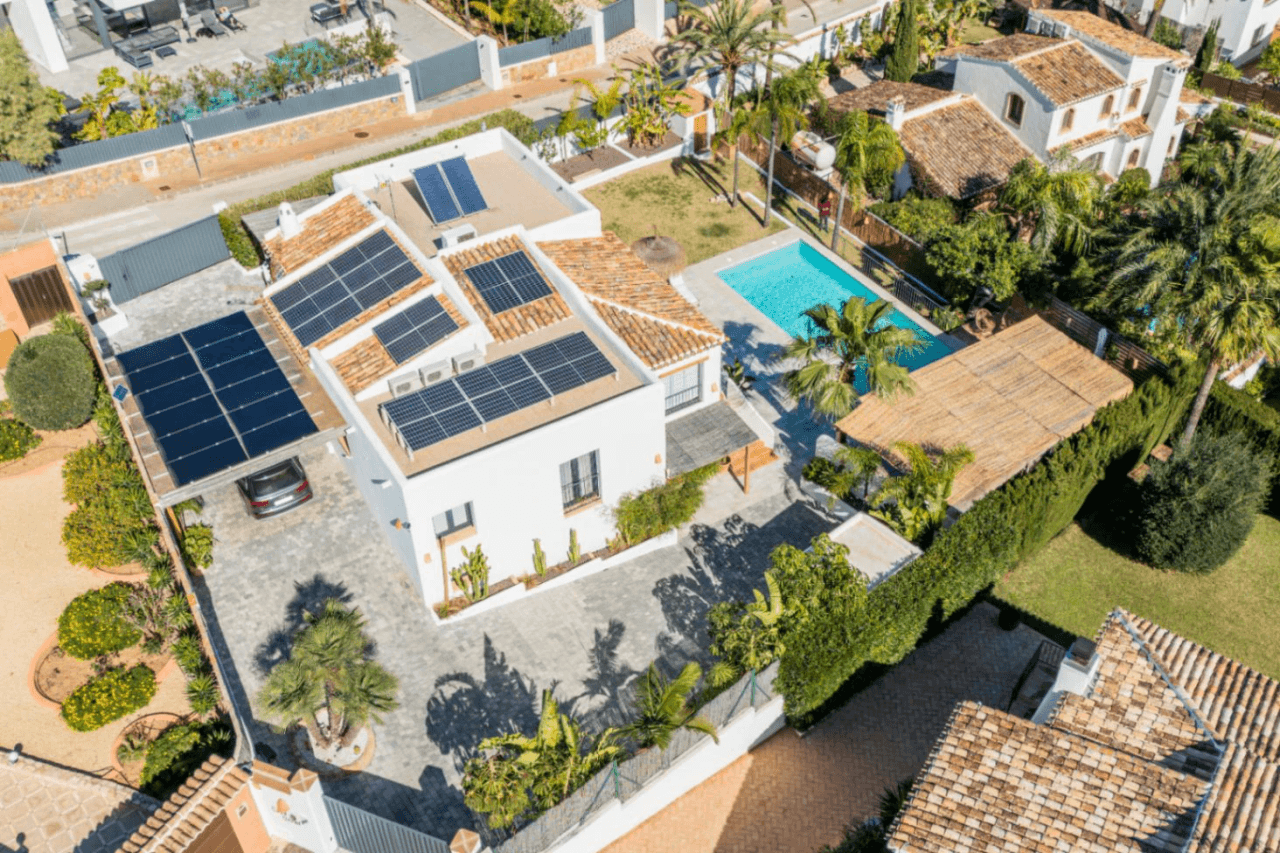 Villa ibicenca entièrement rénovée avec appartement d'invités à Jávea