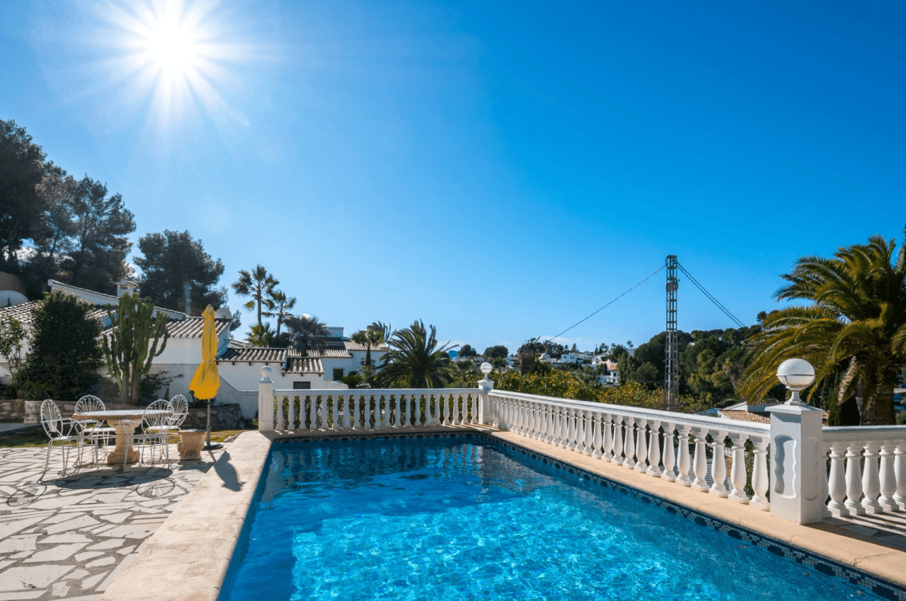 Villa méditerranéenne orientée sud-ouest à Benissa, près du club de golf San Jaime.