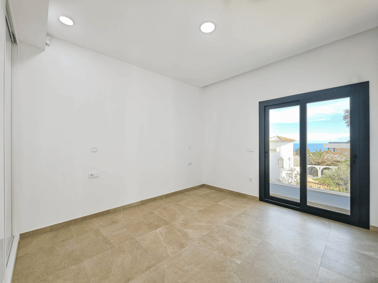 Villa moderne à La Fustera : 3 chambres et piscine privée