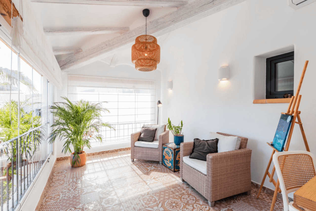 Villa ibicenca entièrement rénovée avec appartement d'invités à Jávea