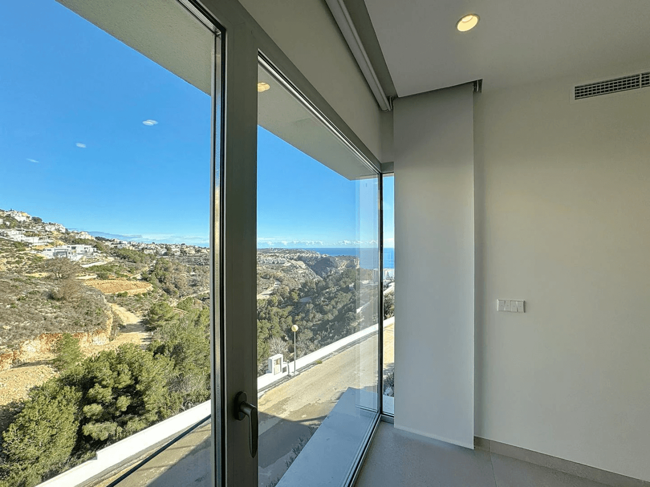Villa moderne Cumbre del Sol avec vue sur la mer