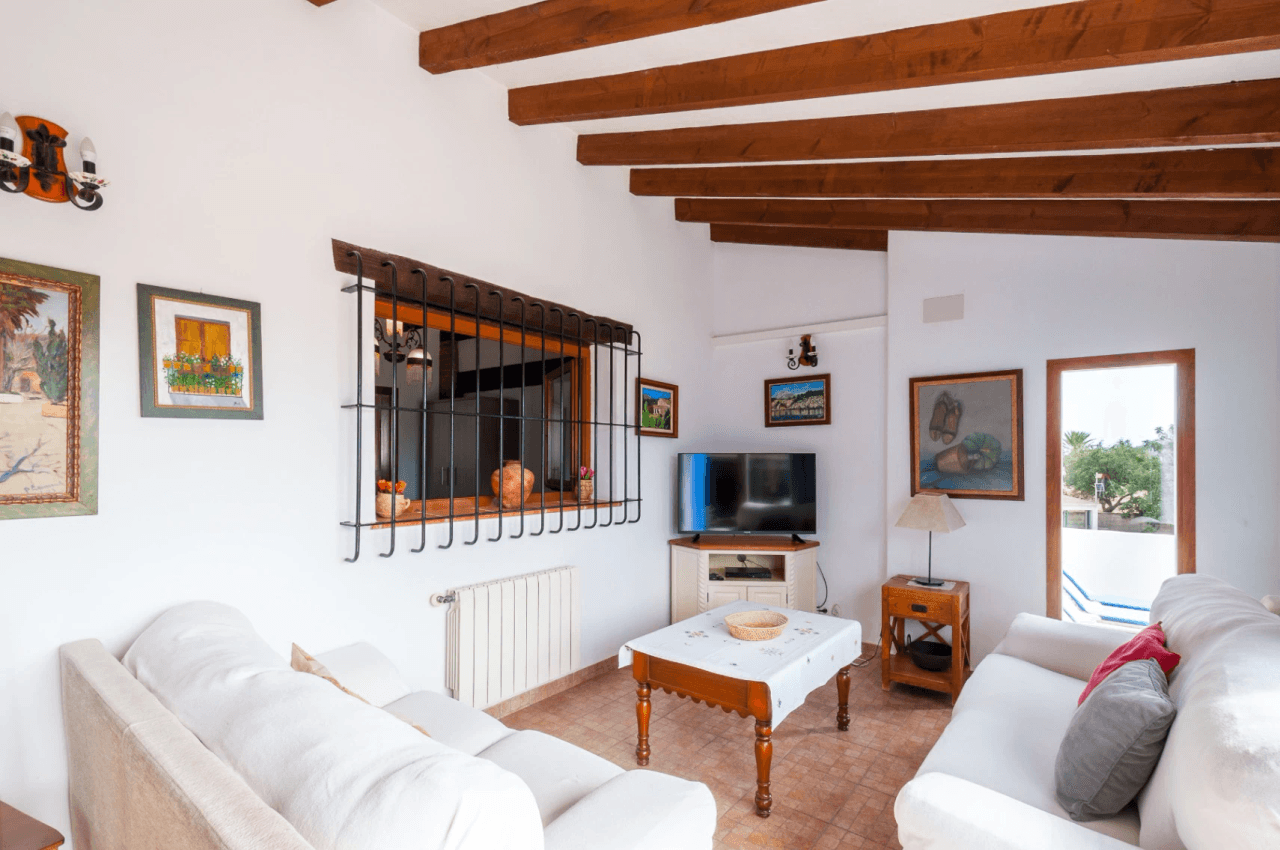 Finca en Benissa en Venta en Amplia Parcela con Piscina y Casa de Huéspedes