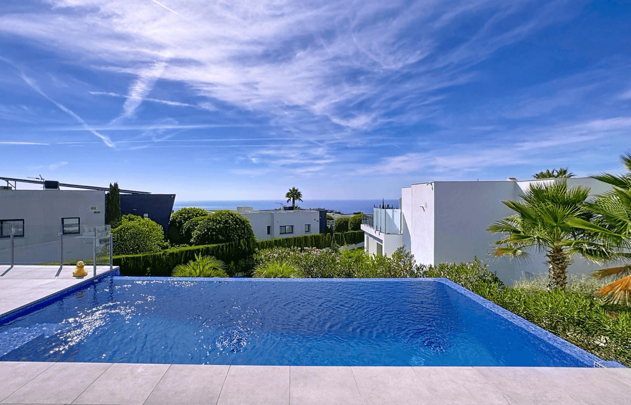 Villa moderne Cumbre del Sol avec vue sur la mer