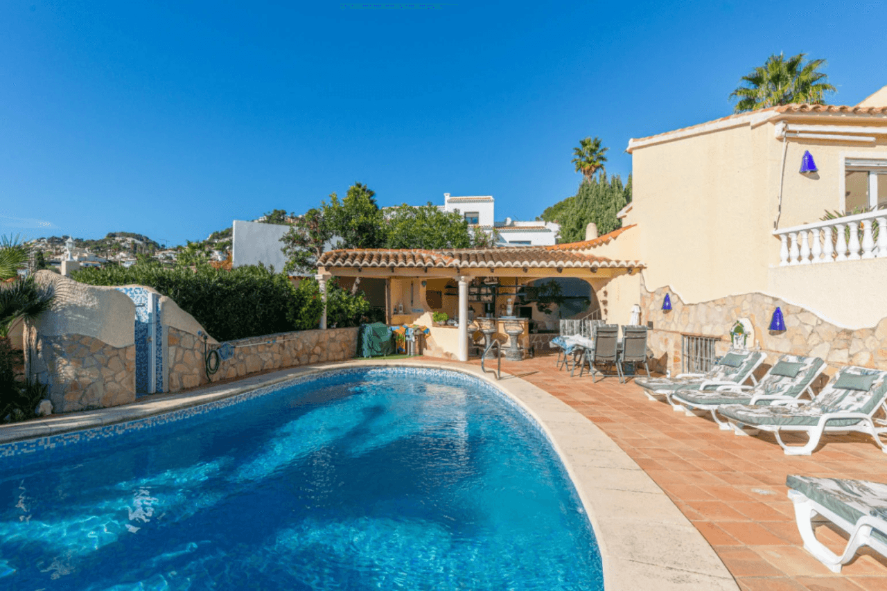 Villa à vendre avec 4 chambres à Benimeit, Moraira.