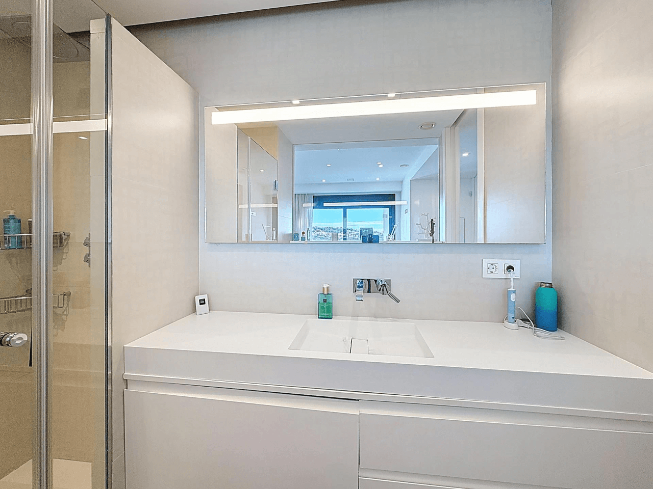Cumbre del Sol penthouse moderne de luxe avec vue sur les falaises et la mer