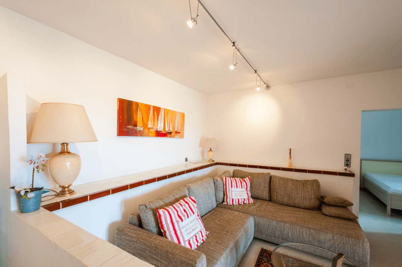 Villa avec vue sur la mer à vendre à Moraira, à distance de marche du centre.