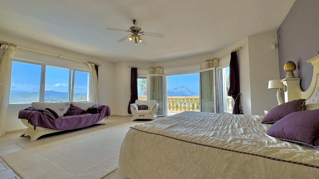 Magnifique villa de luxe à vendre à Javea avec vue sur la mer et le Montgó.