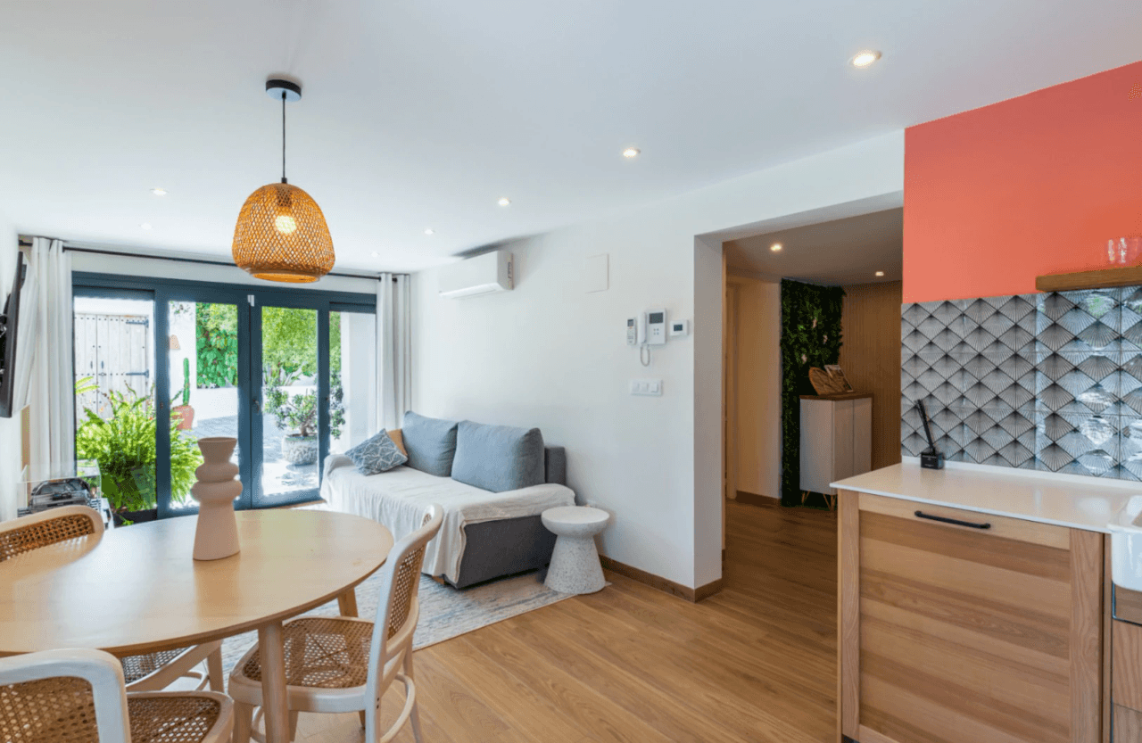 Villa ibicenca entièrement rénovée avec appartement d'invités à Jávea