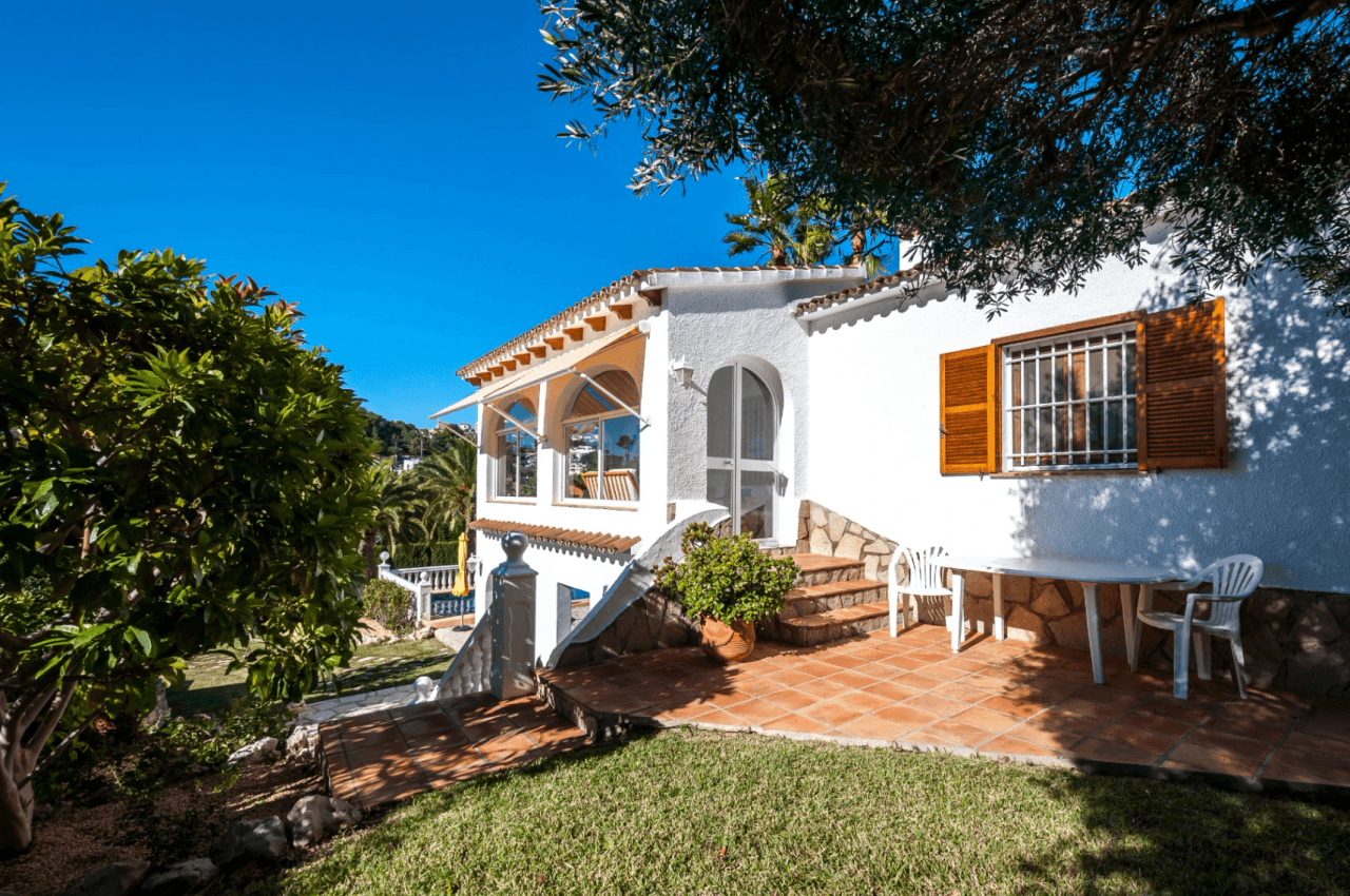 Villa méditerranéenne orientée sud-ouest à Benissa, près du club de golf San Jaime.