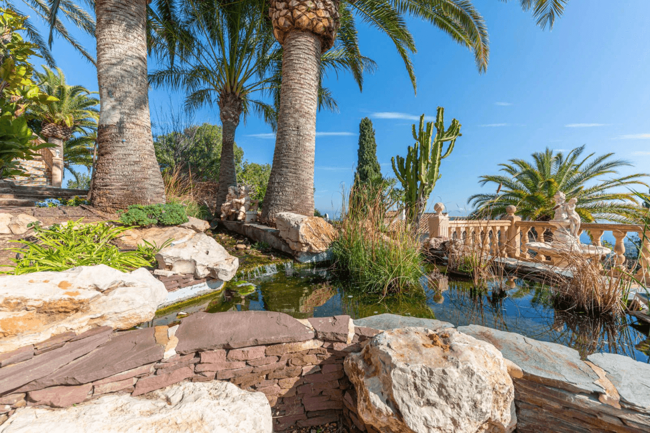 Villa avec un grand terrain à vendre à Moraira