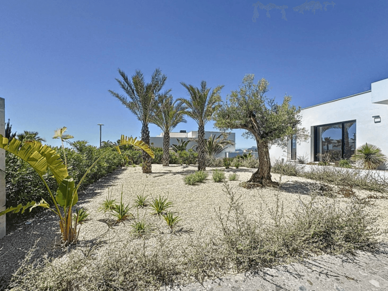 Villa moderne à Cumbre del Sol avec vue sur la mer, à ne pas manquer.