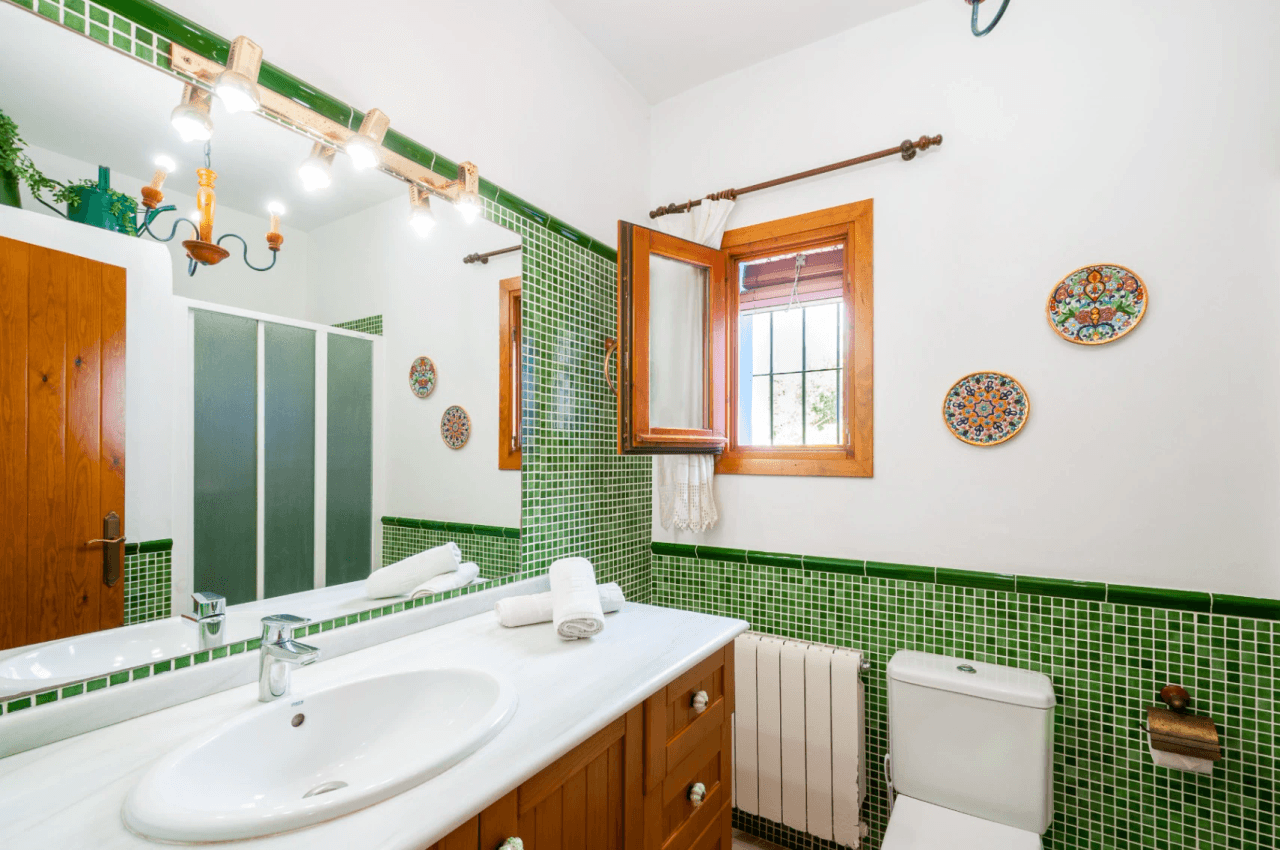 Finca en Benissa en Venta en Amplia Parcela con Piscina y Casa de Huéspedes