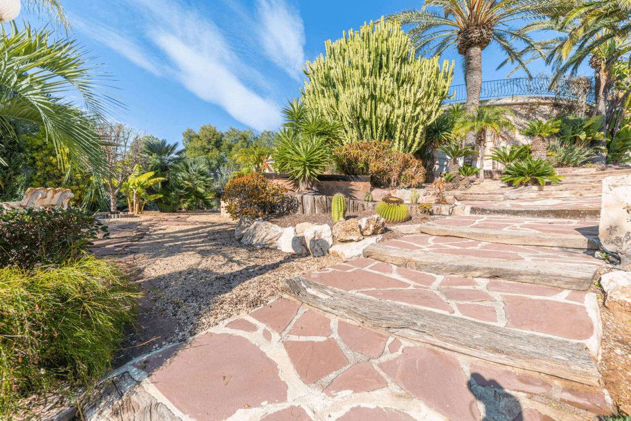 Villa avec un grand terrain à vendre à Moraira