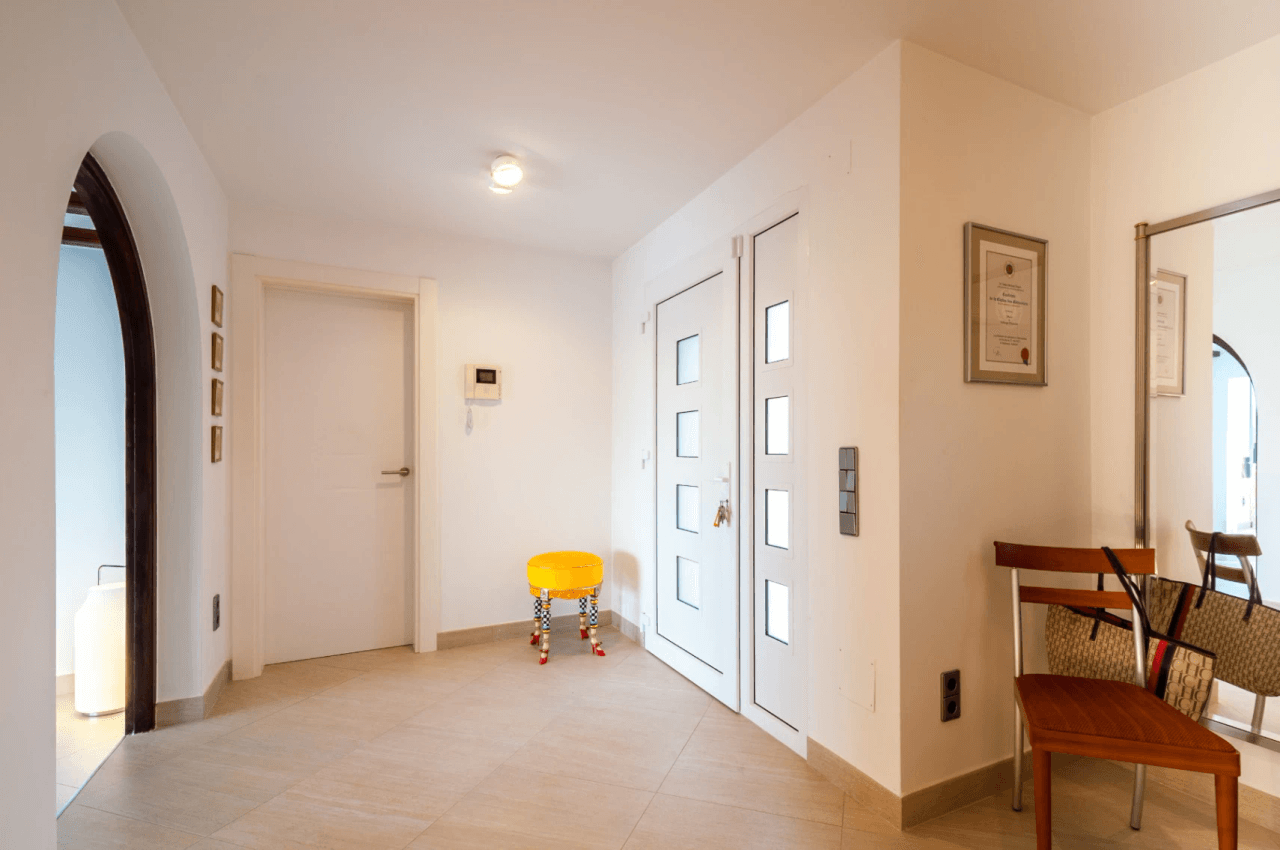 Villa avec vue sur la mer à vendre à Moraira, à distance de marche du centre.