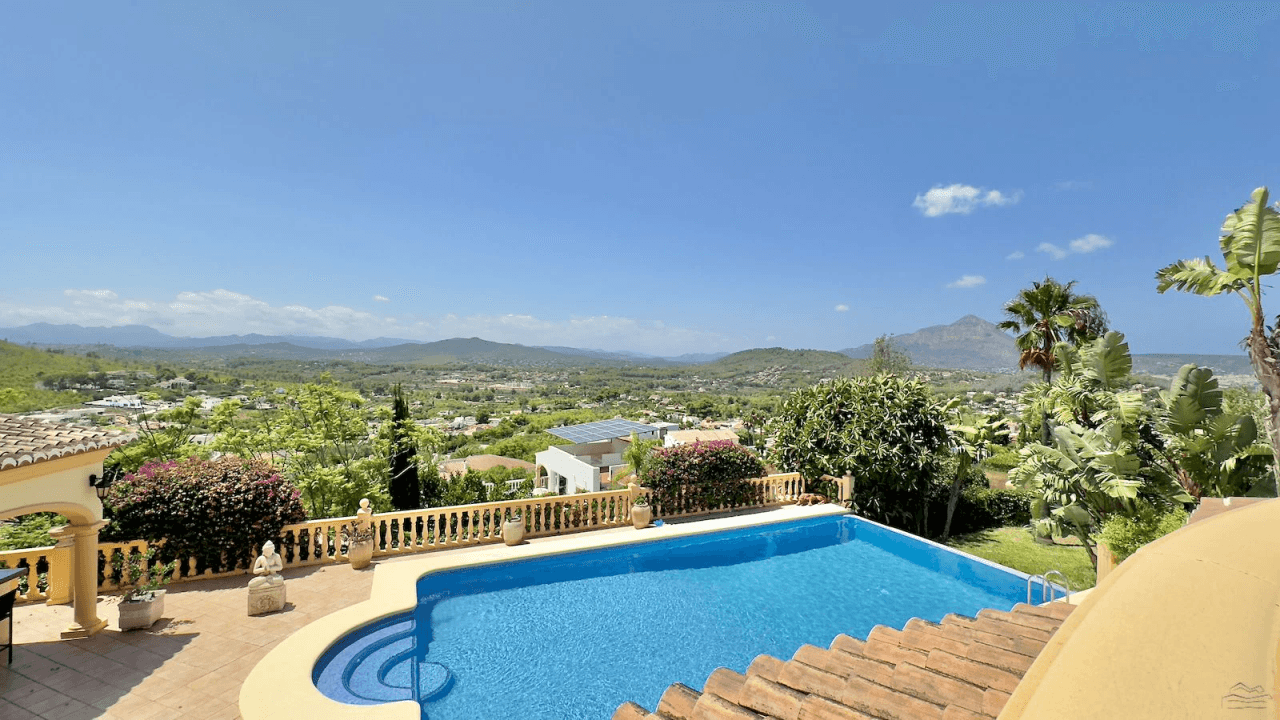 Magnifique villa de luxe à vendre à Javea avec vue sur la mer et le Montgó.