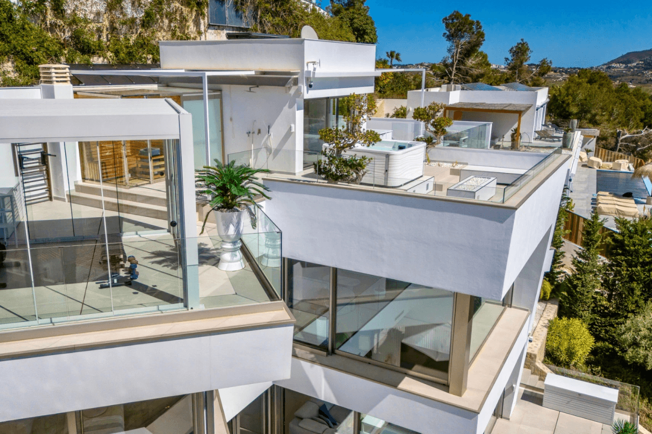 Villa de luxe exceptionnelle à Moraira – Où le design, la technologie et la vue sur la mer se rencontrent