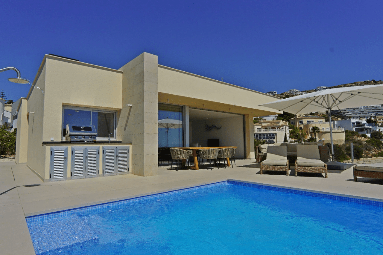 Villa moderne Cumbre del Sol avec vue sur la mer