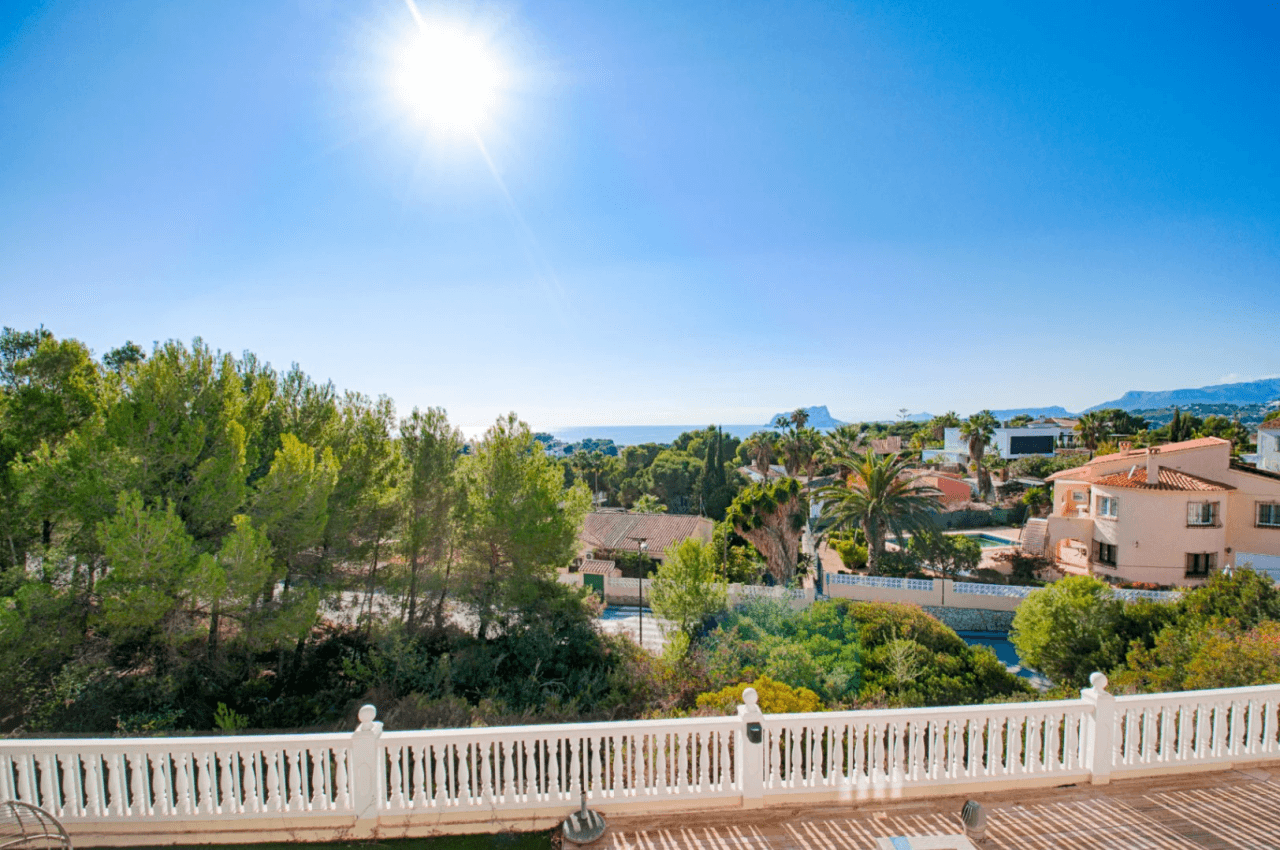 Grande villa élégante avec vue sur la mer à vendre à Moraira