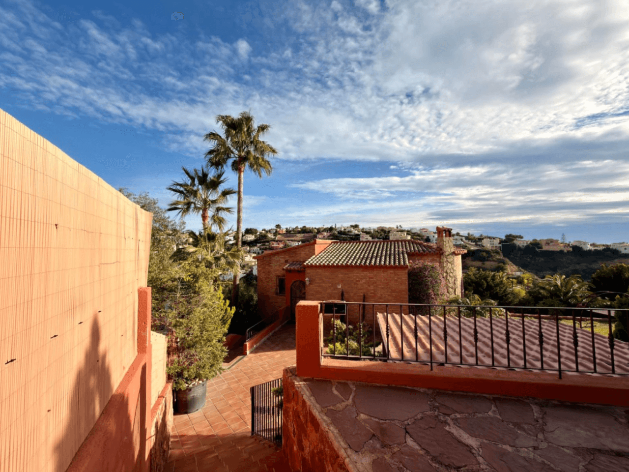 Cumbre del Sol : villa méditerranéenne avec piscine et vue sur la mer