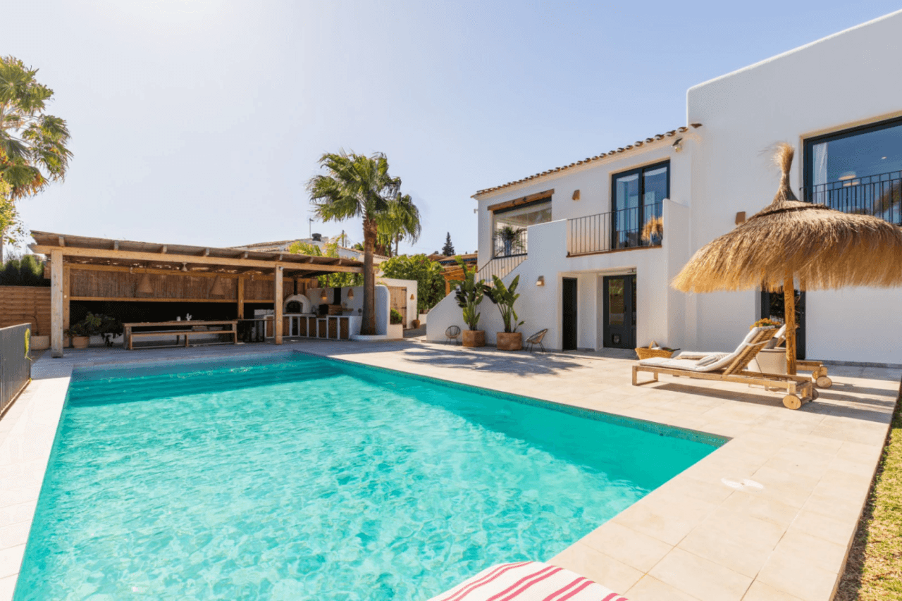 Villa ibicenca entièrement rénovée avec appartement d'invités à Jávea