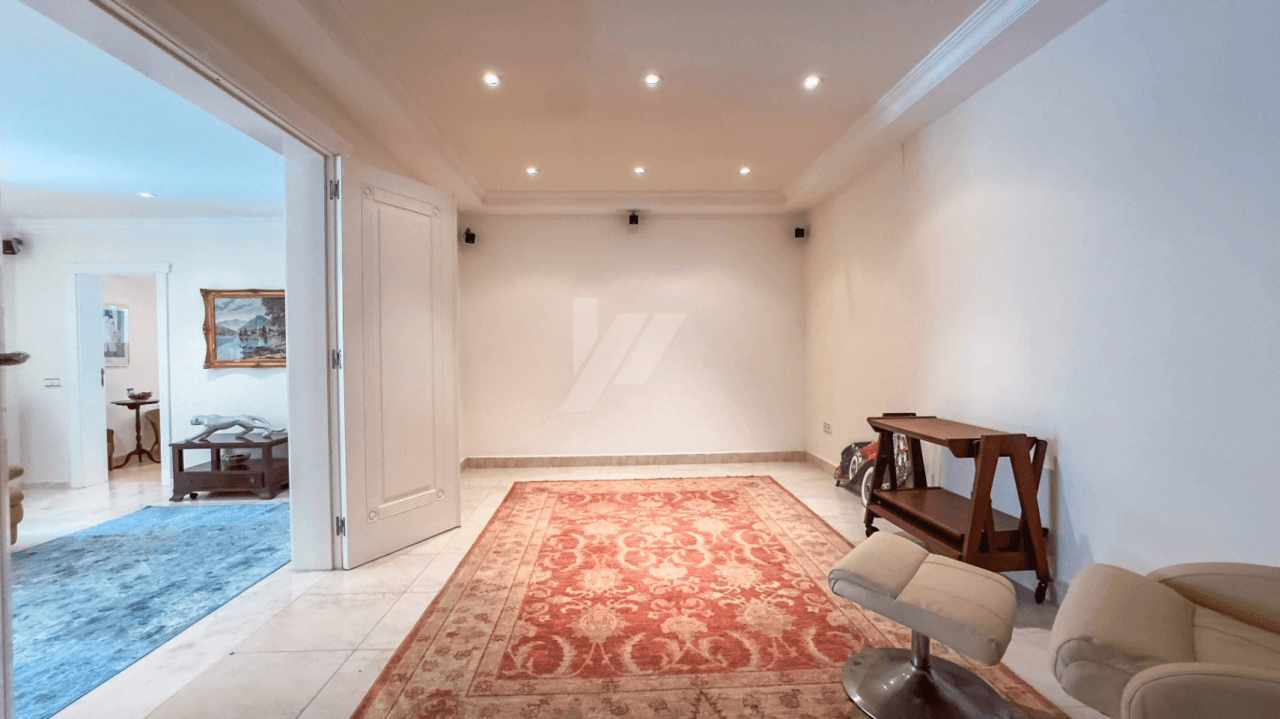 Villa de lujo en venta en Moraira con vistas al mar.