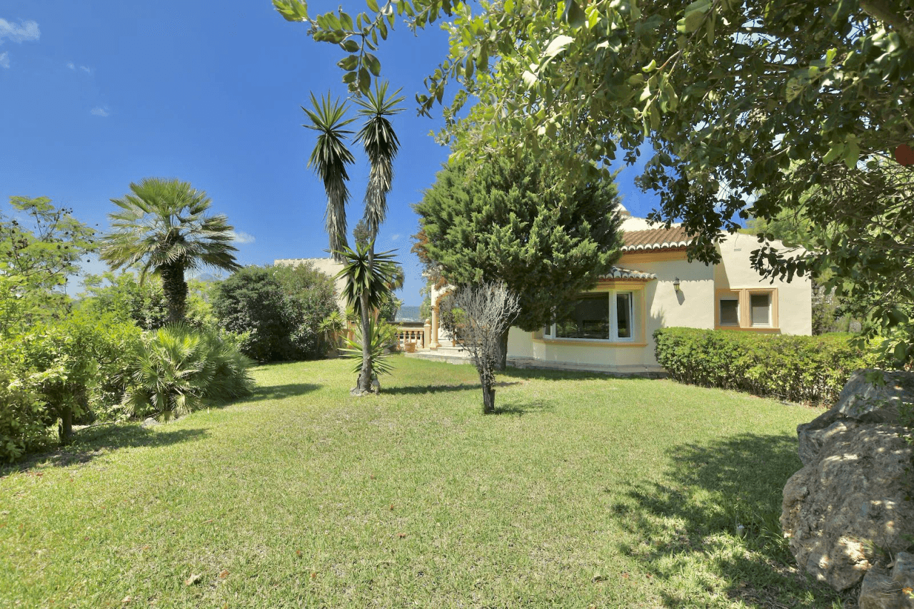 Magnifique villa de luxe à vendre à Javea avec vue sur la mer et le Montgó.