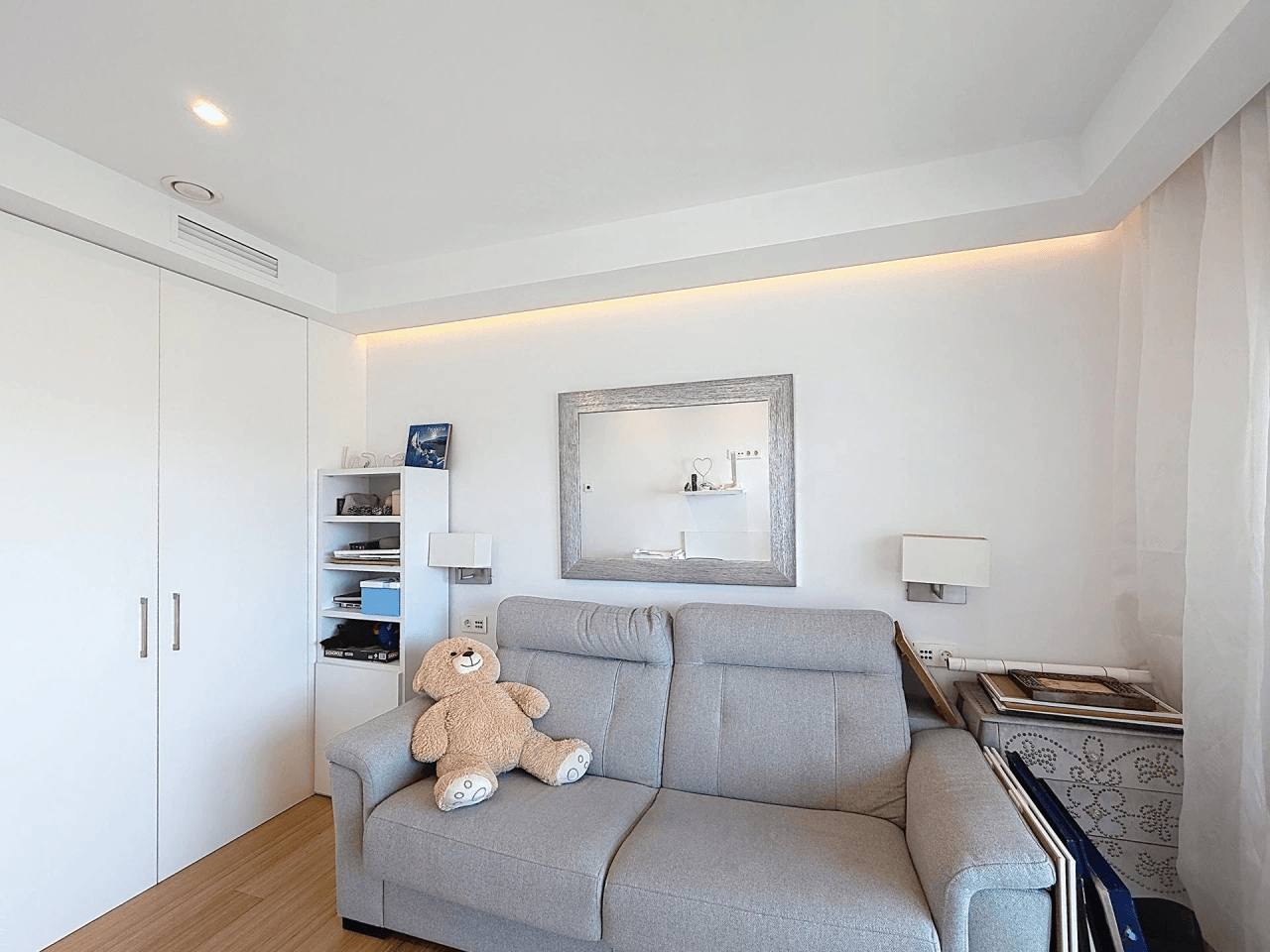 Cumbre del Sol appartement moderne de luxe avec des vues panoramiques spectaculaires sur la mer et les falaises.