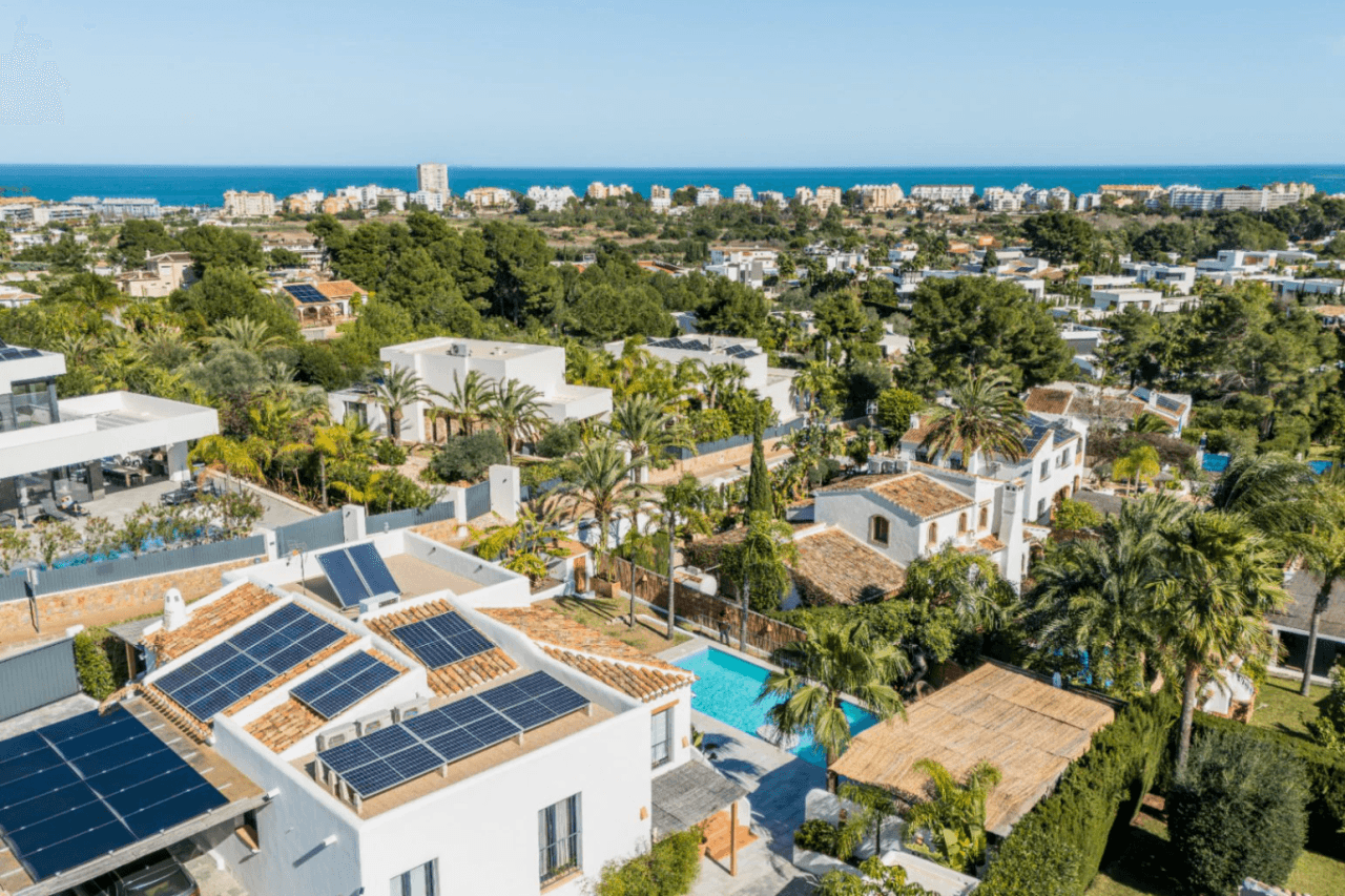 Villa ibicenca entièrement rénovée avec appartement d'invités à Jávea