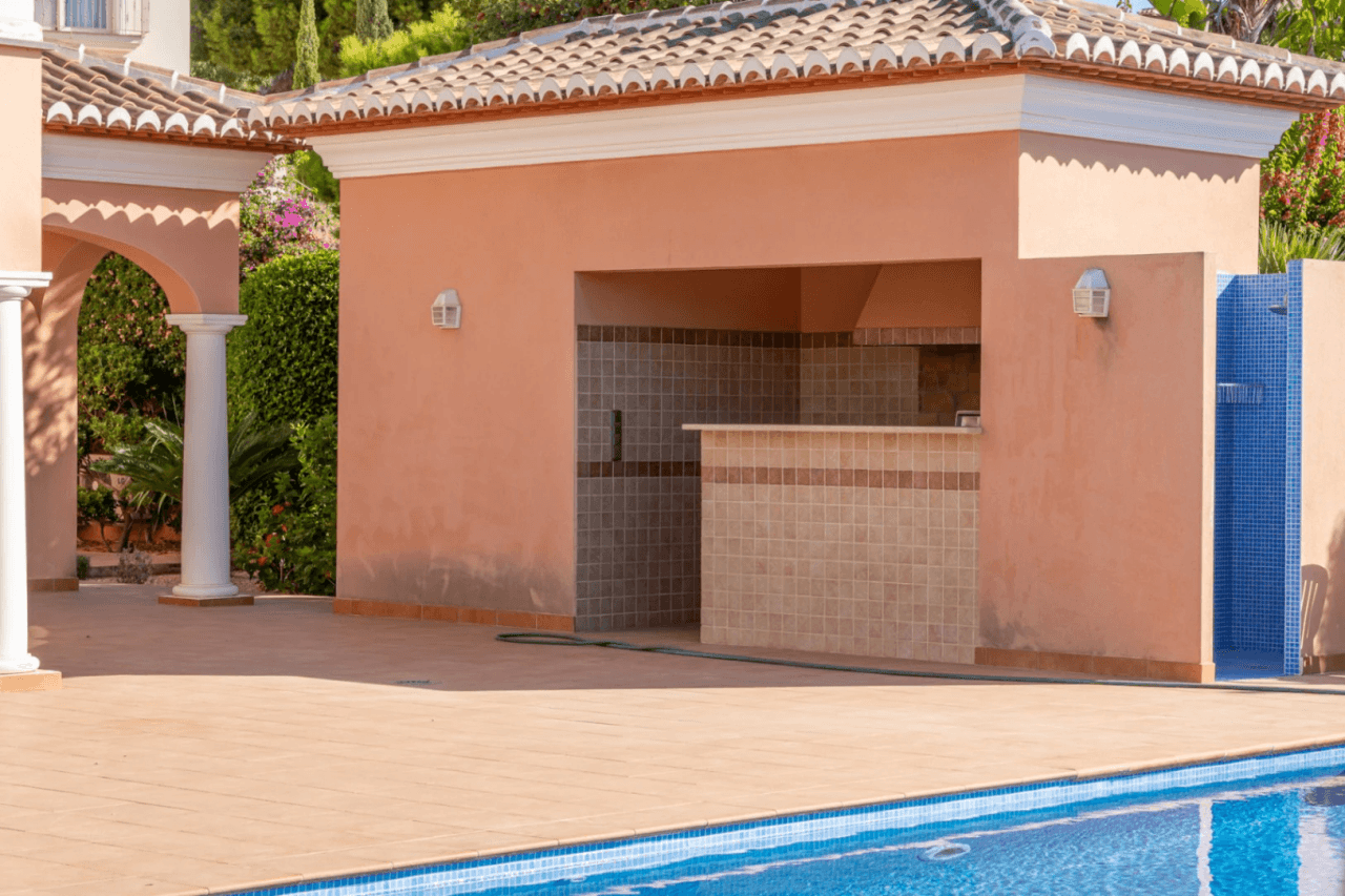 Villa de lujo en segunda línea de playa en el corazón de Moraira