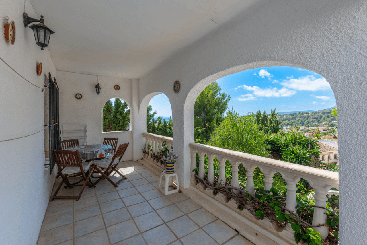 Villa à vendre à Benissa, Montemar, avec piscine privée.
