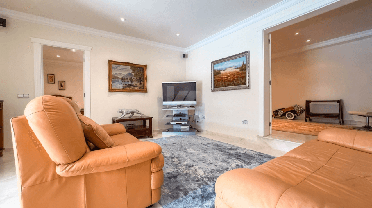 Villa de lujo en venta en Moraira con vistas al mar.