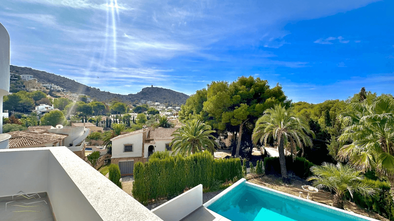 Villa entièrement rénovée à vendre à El Portet de Moraira - Costa Blanca