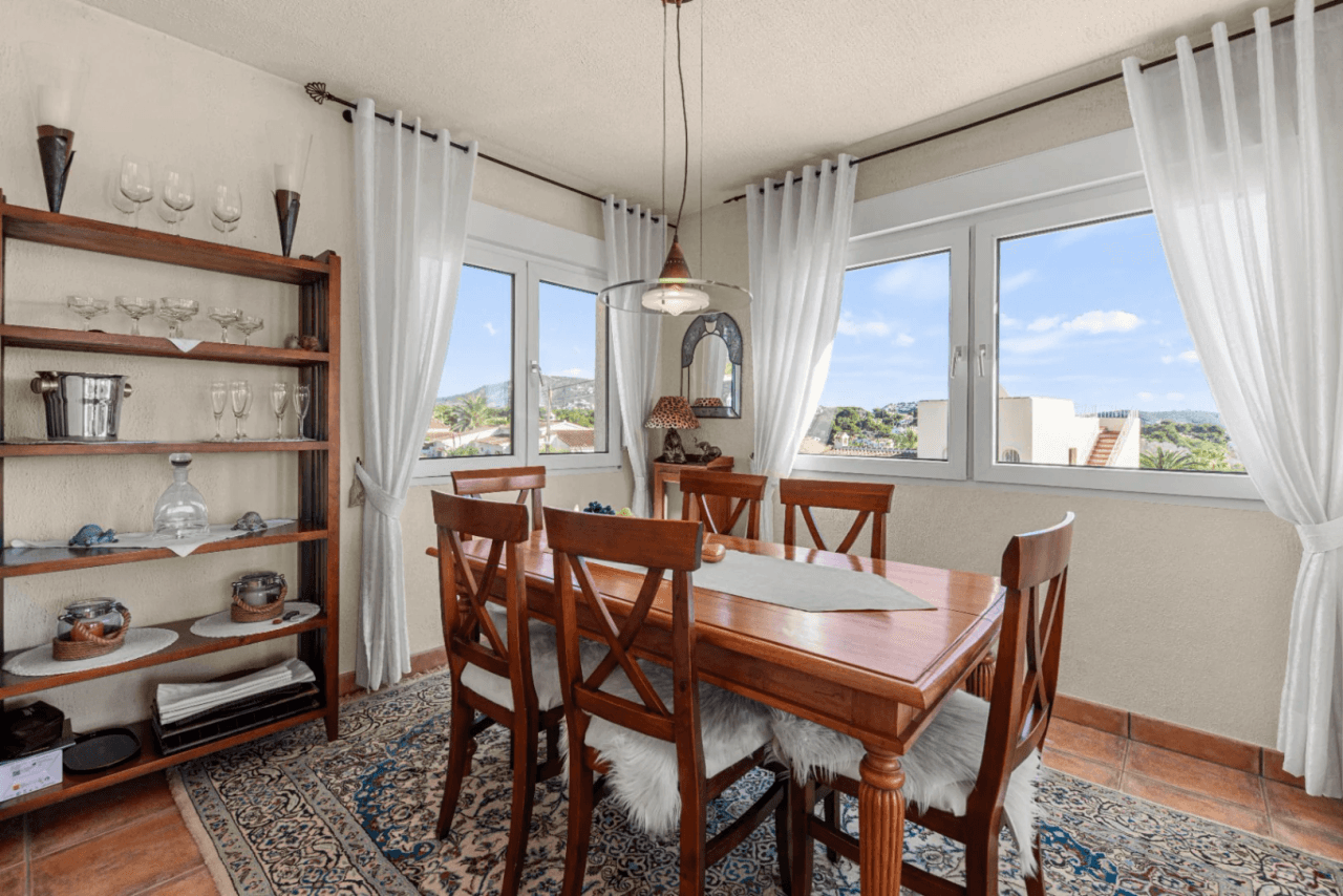 Villa à vendre avec 4 chambres à Benimeit, Moraira.