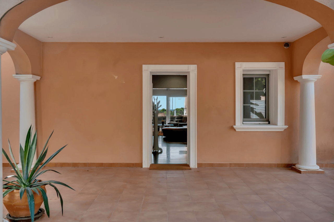 Villa de lujo en segunda línea de playa en el corazón de Moraira