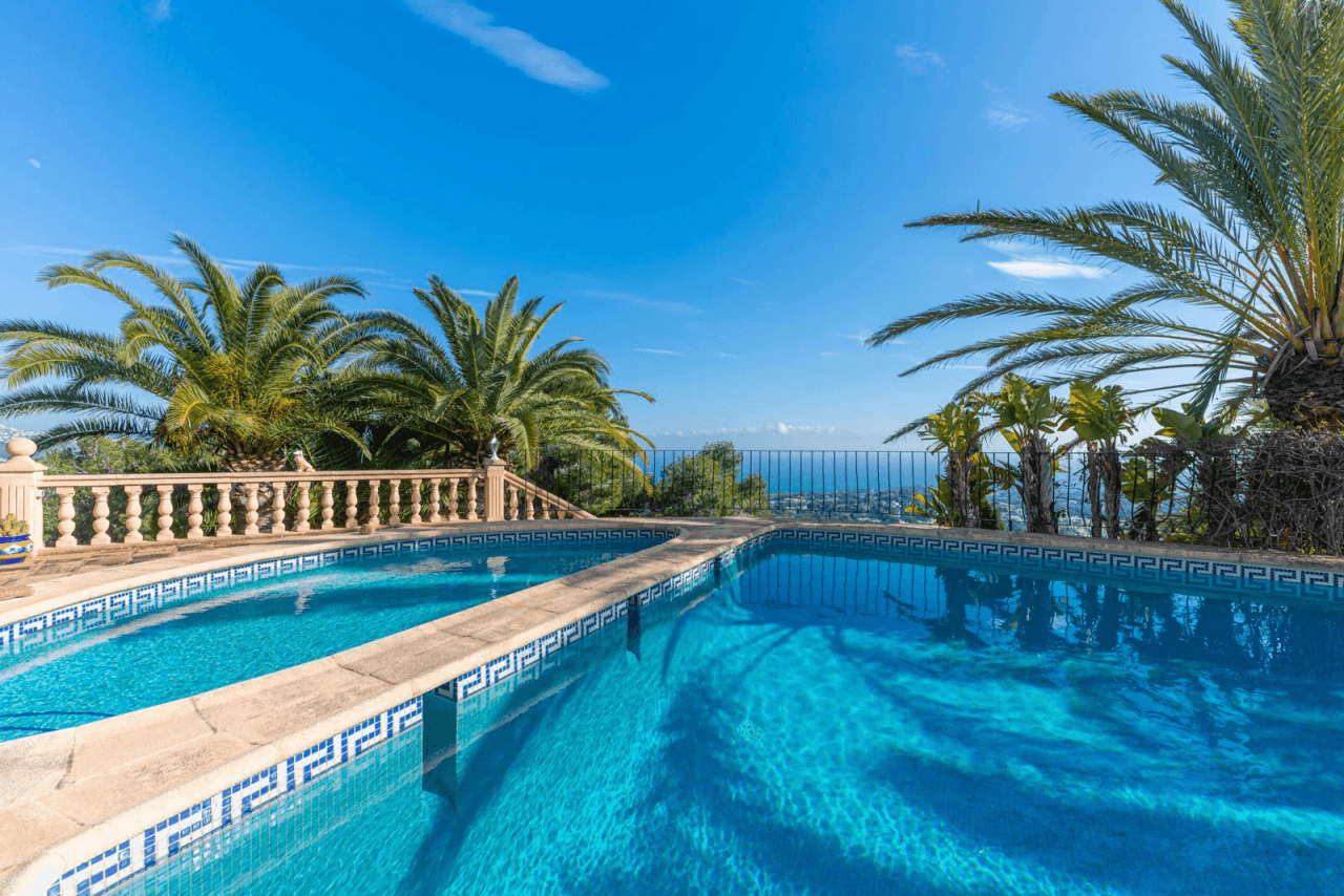Villa avec un grand terrain à vendre à Moraira