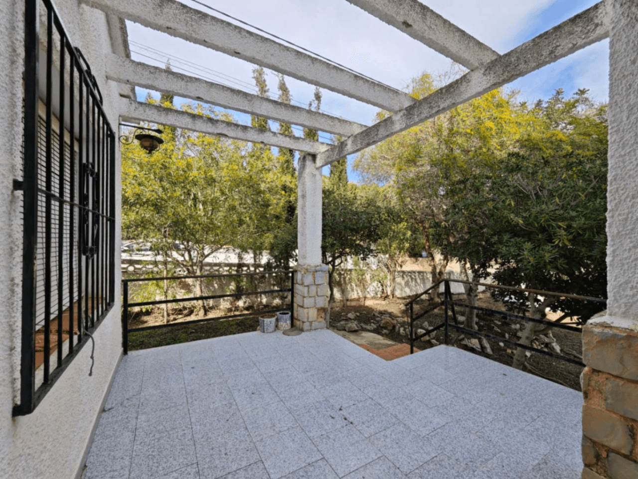 Vente de villa à réformer avec 2 chambres à Moraira, Alicante