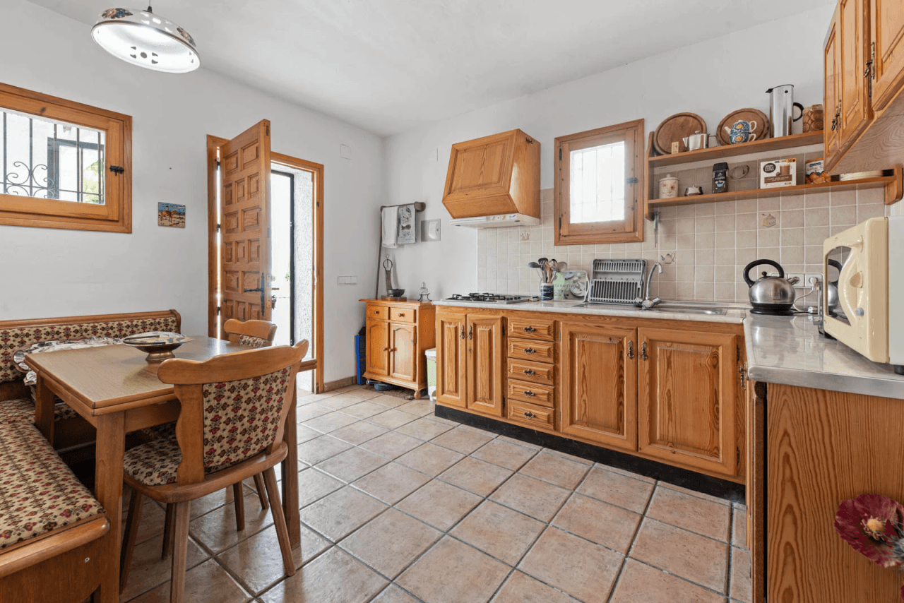 Villa à vendre à Benissa, Montemar, avec piscine privée.