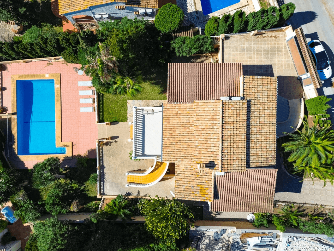 Villa avec vue sur la mer à vendre à Moraira, à distance de marche du centre.