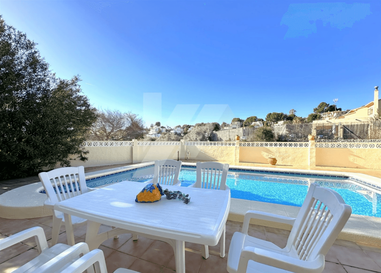 Villa à vendre à Benissa, à distance de marche de la plage de Baladrar.