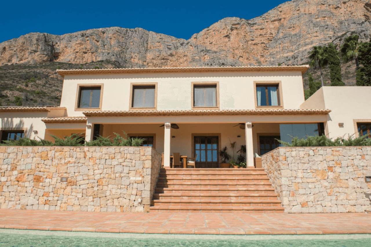 Villa de luxe avec vues panoramiques à vendre à Montgó Jávea.
