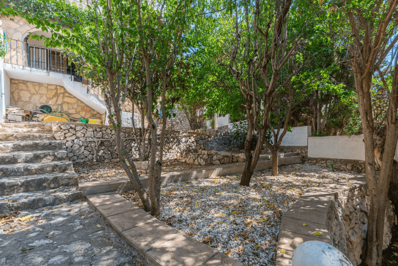Villa à vendre à Benissa, Montemar, avec piscine privée.