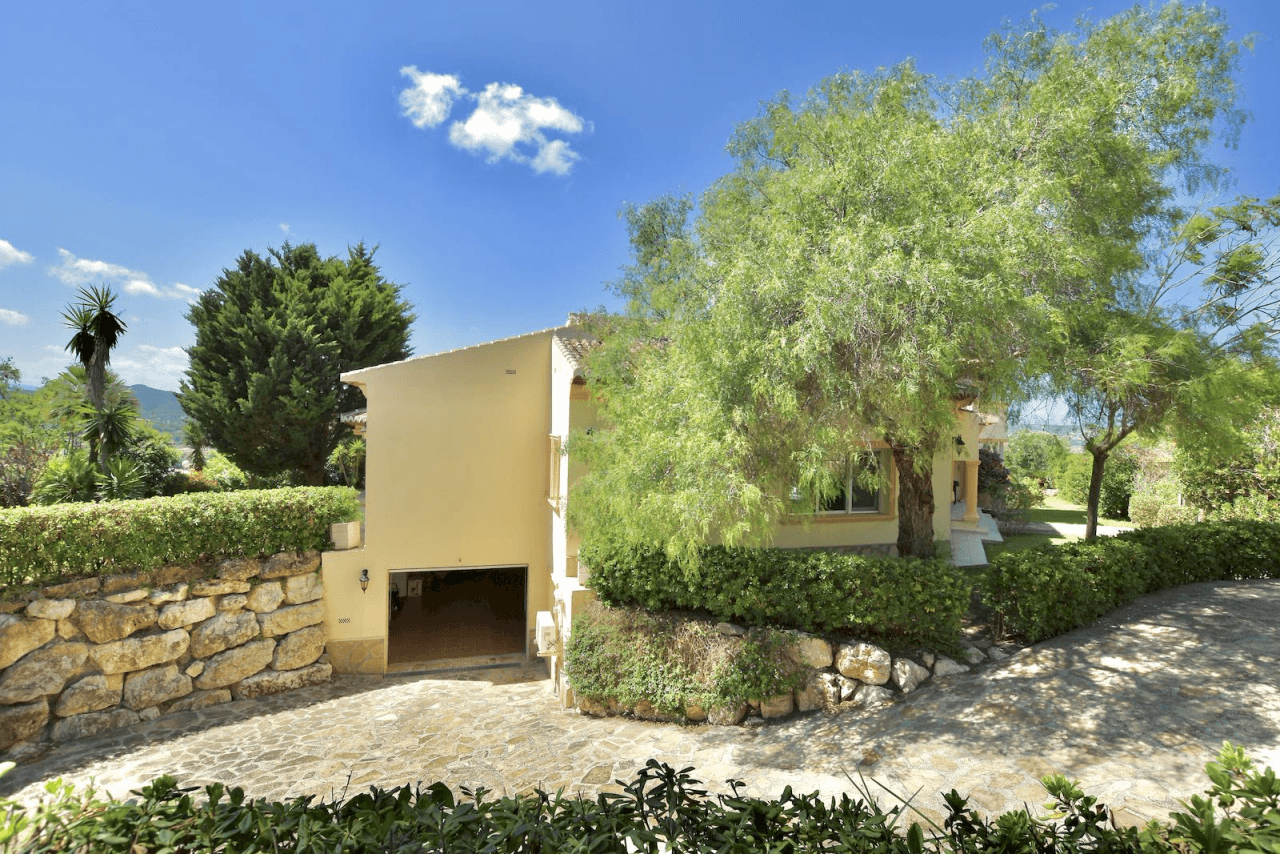 Magnifique villa de luxe à vendre à Javea avec vue sur la mer et le Montgó.