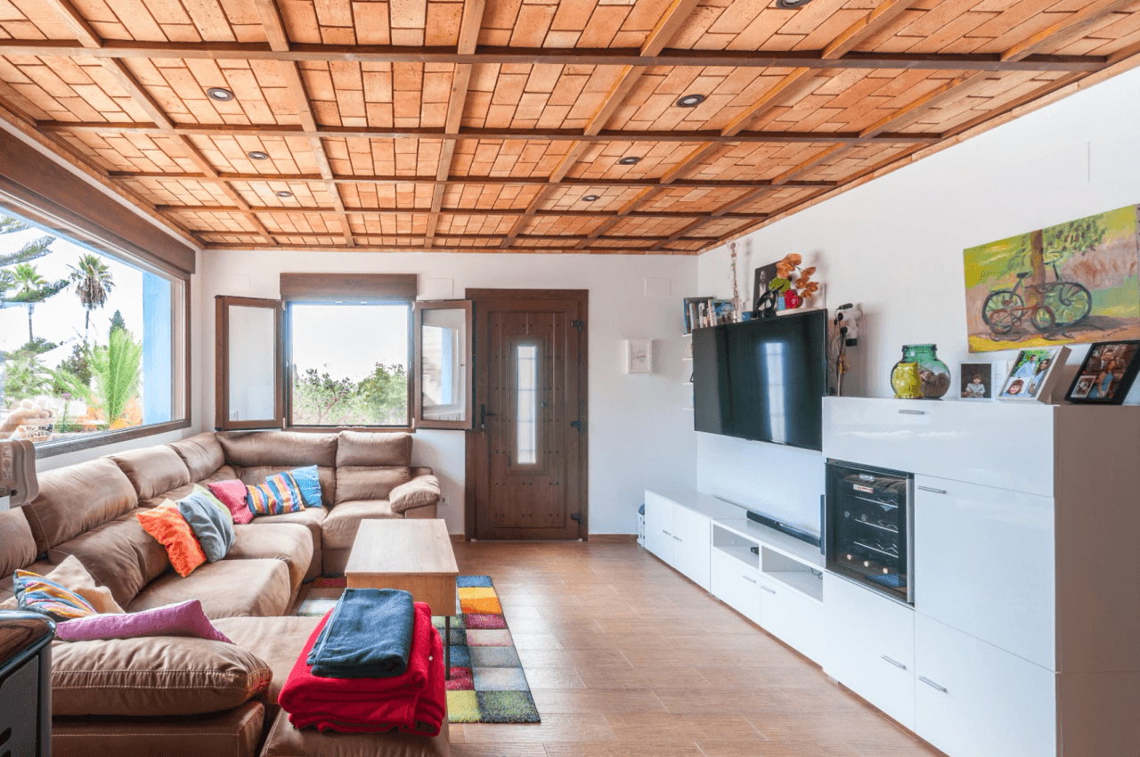 Finca en Benissa en Venta en Amplia Parcela con Piscina y Casa de Huéspedes