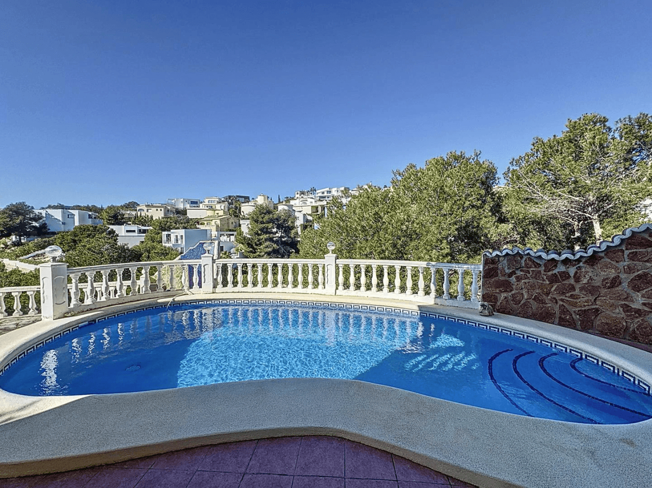 Villa Cumbre del Sol avec vue sur la mer et piscine privée