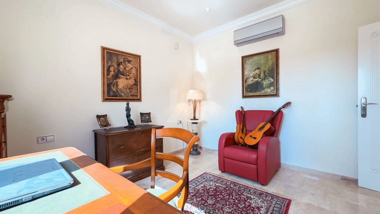 Villa de lujo en venta en Moraira con vistas al mar.