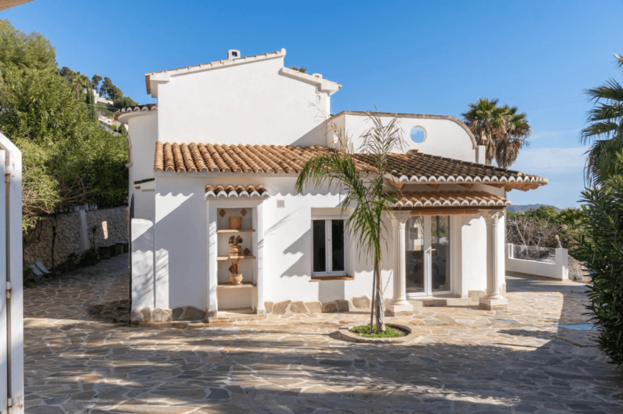 Belle villa spacieuse avec vue sur la mer à vendre à Benimeit, Moraira